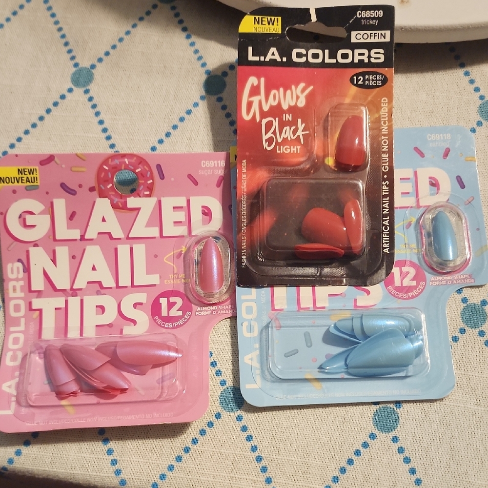 L.A. COLORS Glazed Nail Tips Trio in Pink, Light Blue & Red